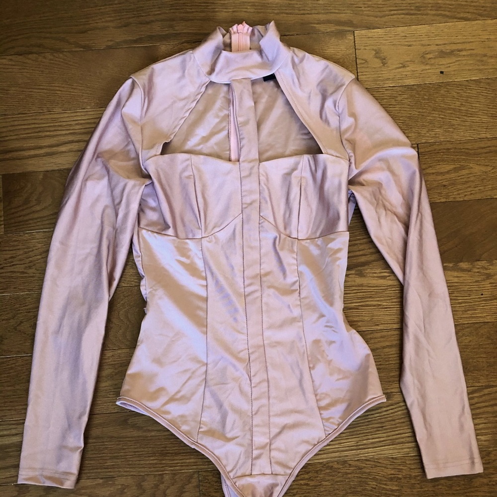 Light pink long sleeve corset bodysuit🌸
